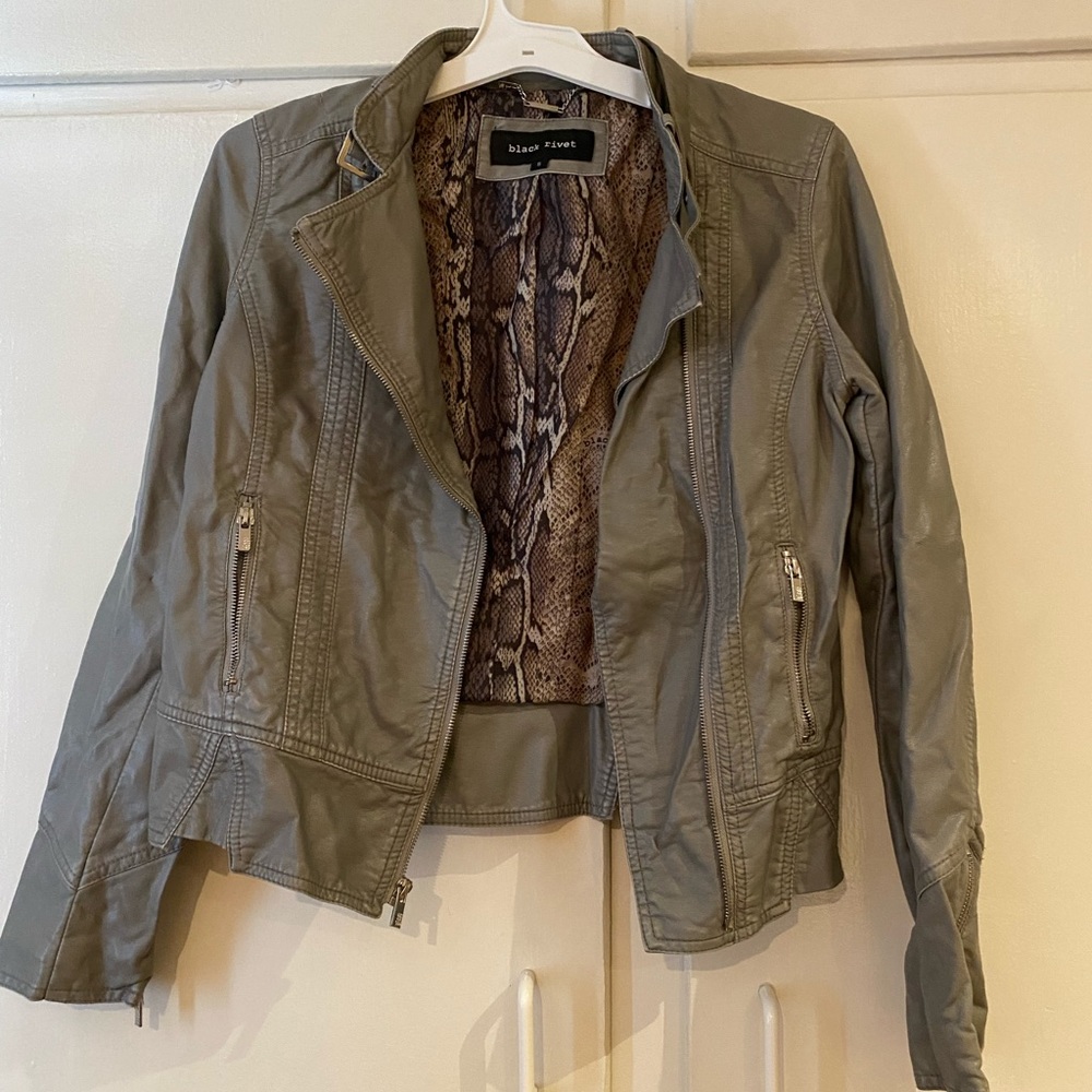 Jacket - Picture 4 of 4